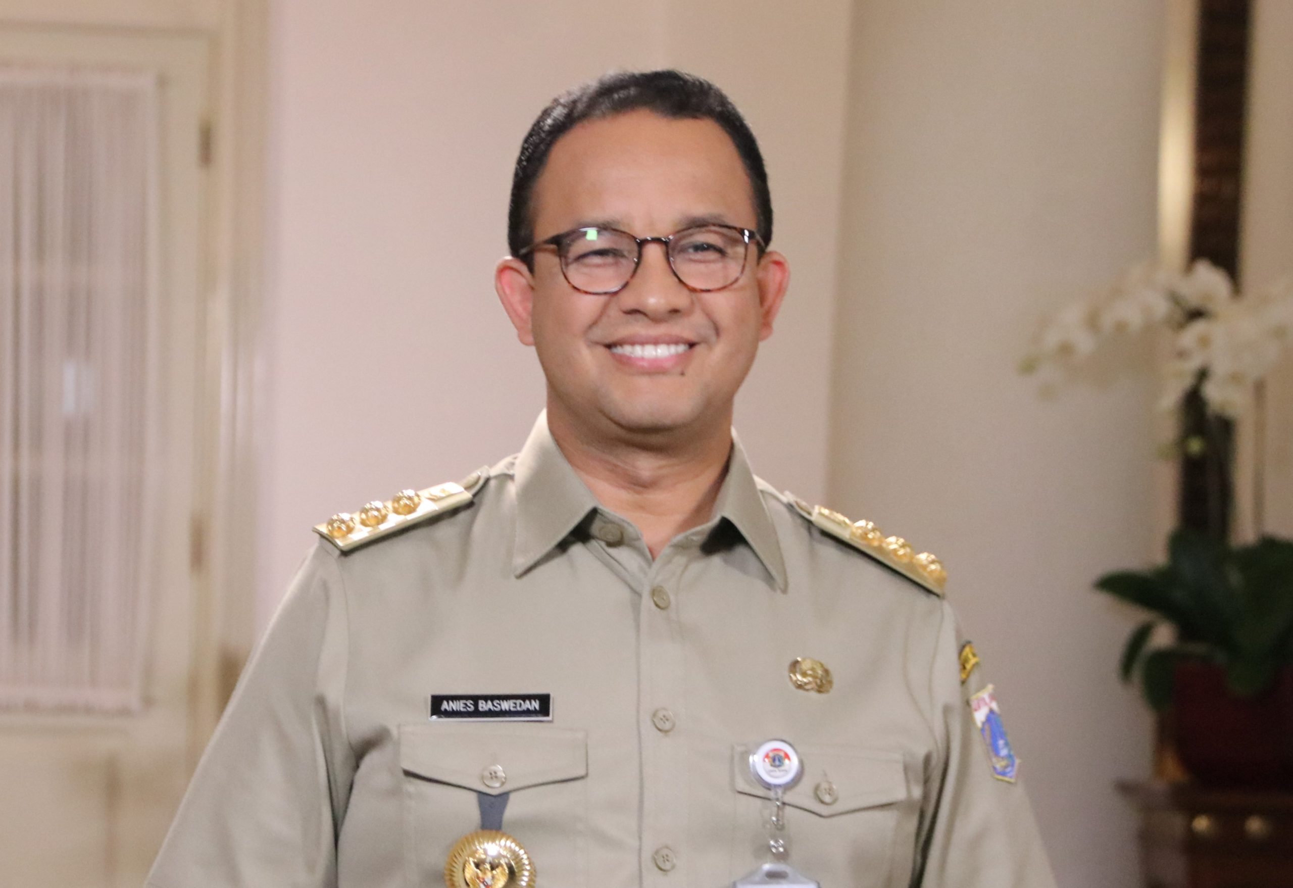 Gagal Dipukul, Anies Dirangkul